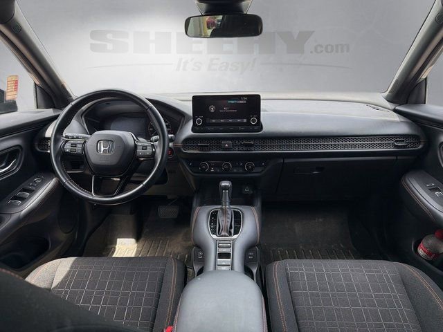 Used 2025 Honda HR-V Sport image 3