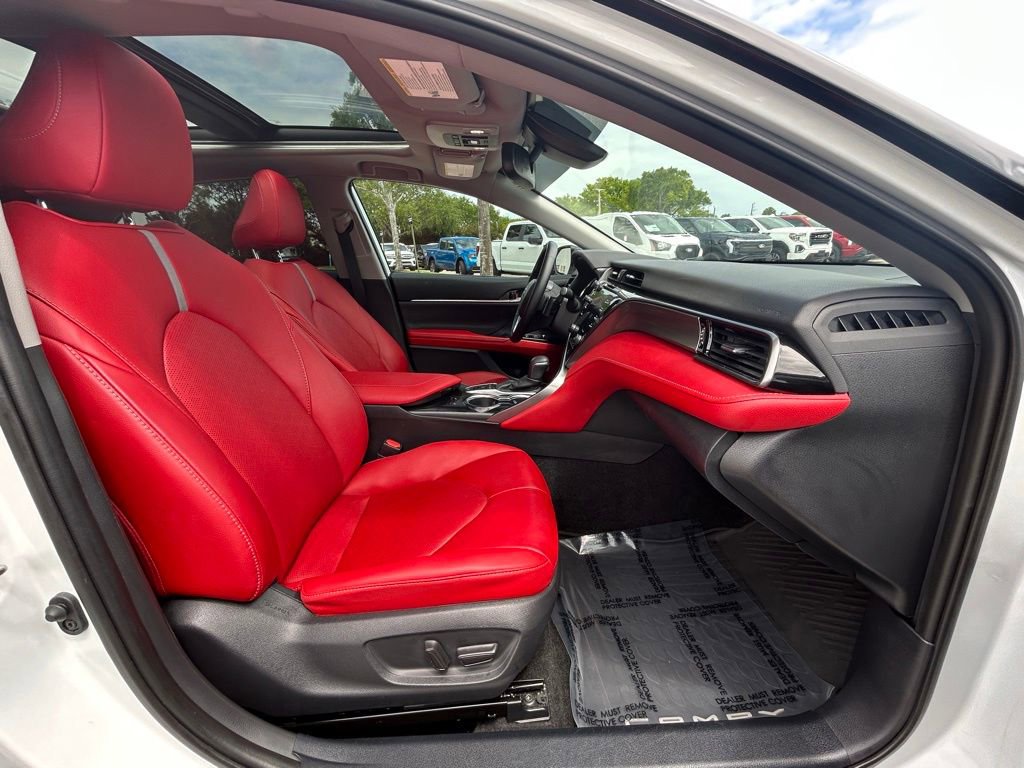 Used 2020 Toyota Camry XSE image 23