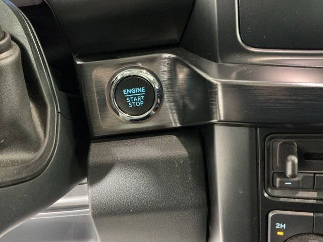 Certified 2025 Ford F350 Lariat w/ FX4 Off-Road Package image 27