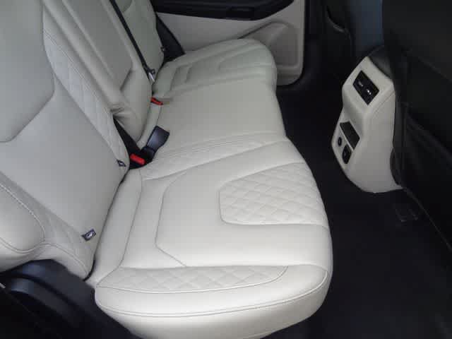 Certified 2024 Ford Edge Titanium AWD/4WD image 10