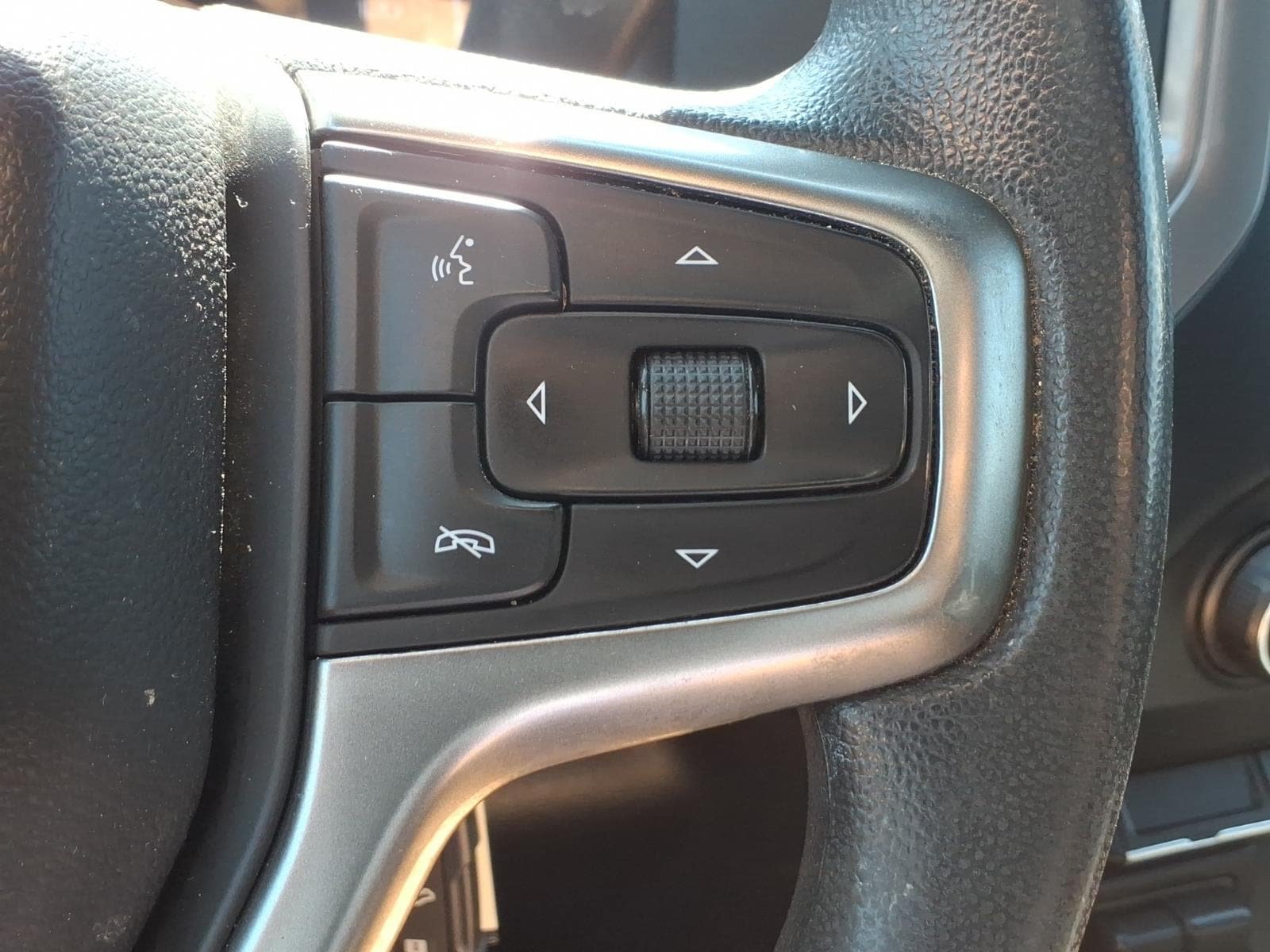 Used 2021 Chevrolet Silverado 2500 Custom w/ Custom Convenience Package AWD/4WD image 17