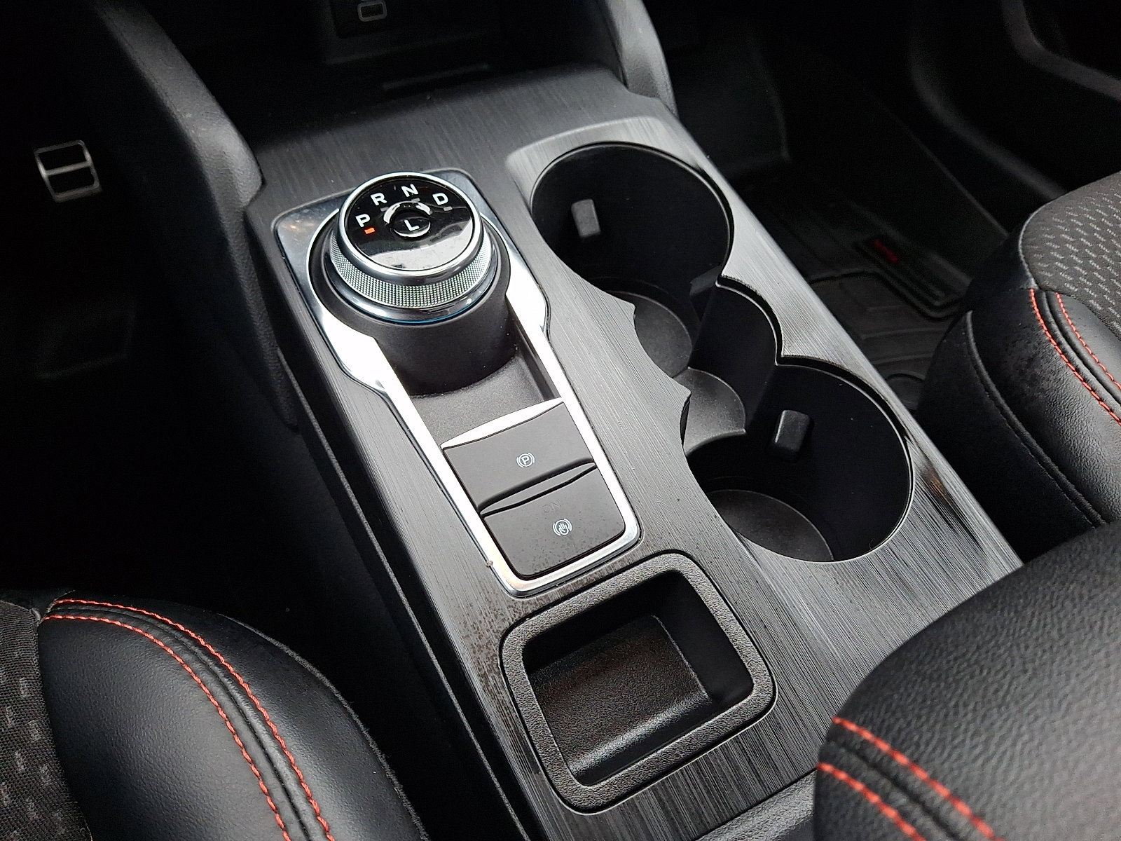 Certified 2024 Ford Escape ST-Line w/ Tech Pack #1 image 18