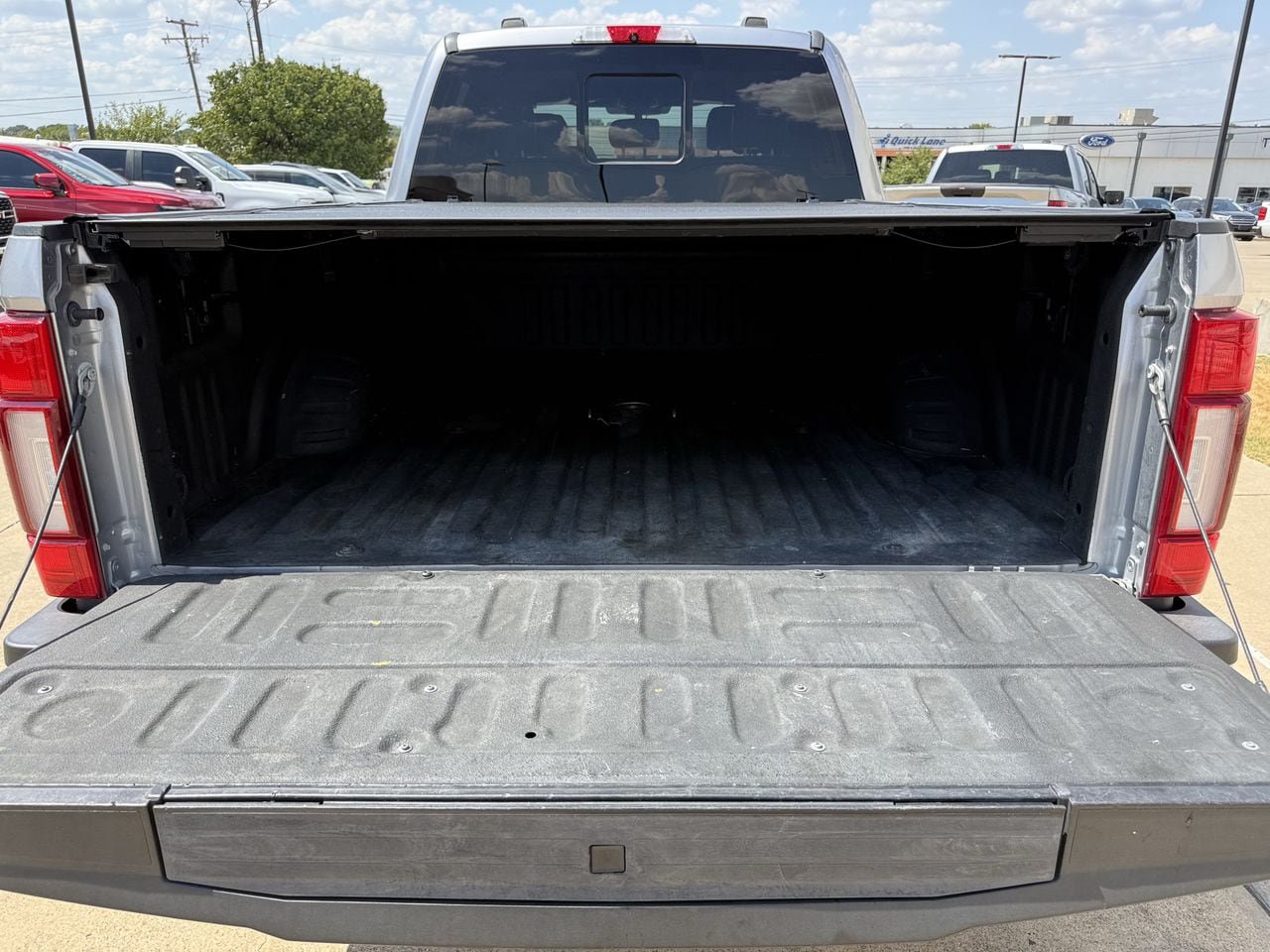 Certified 2022 Ford F250 Platinum w/ FX4 Off-Road Package AWD/4WD image 28