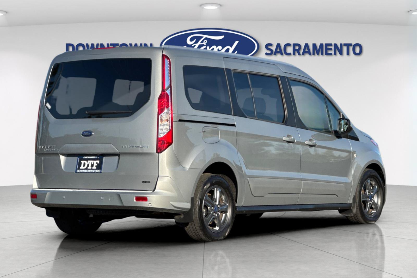 Certified 2023 Ford Transit Connect Titanium FWD image 7