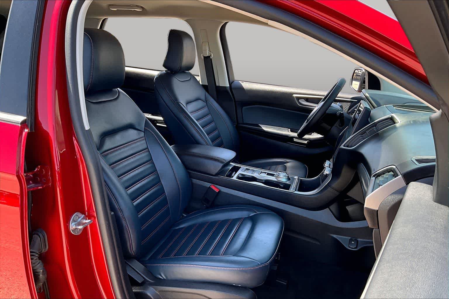 Certified 2024 Ford Edge SEL w/ Sport Appearance Package AWD/4WD image 9