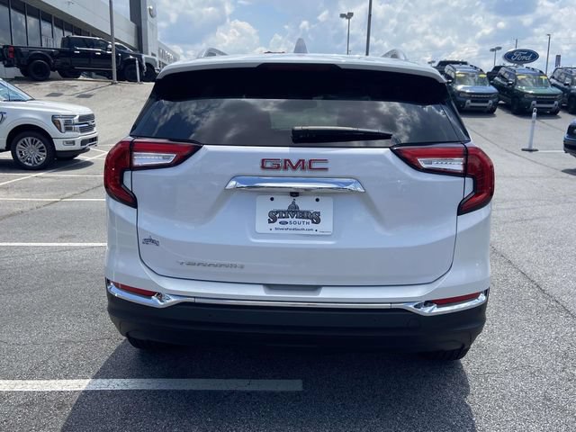 Used 2023 GMC Terrain SLT w/ Tech Package FWD image 4