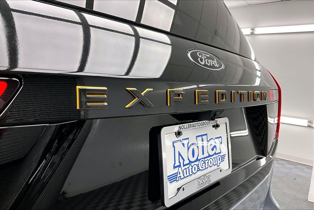 Certified 2025 Ford Expedition Tremor AWD/4WD image 8