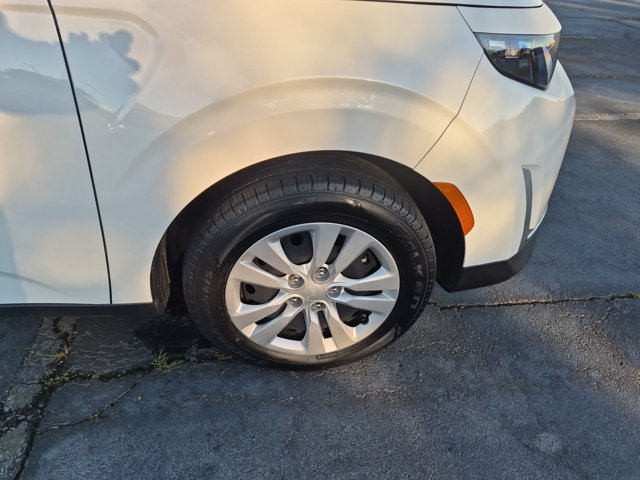 Used 2024 Kia Soul LX FWD image 11