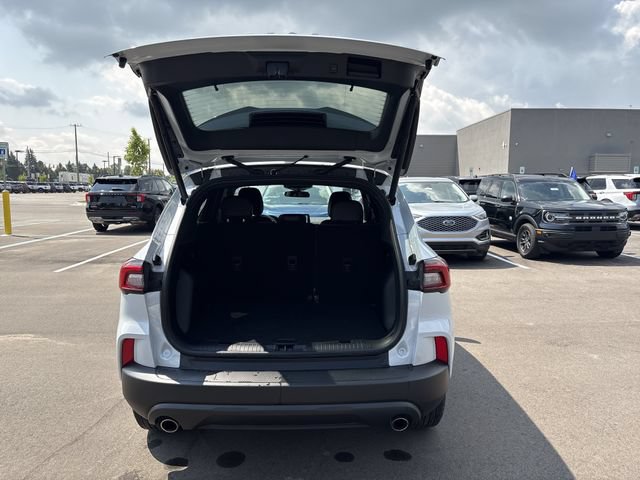 Certified 2025 Ford Escape ST-Line Select AWD/4WD image 18