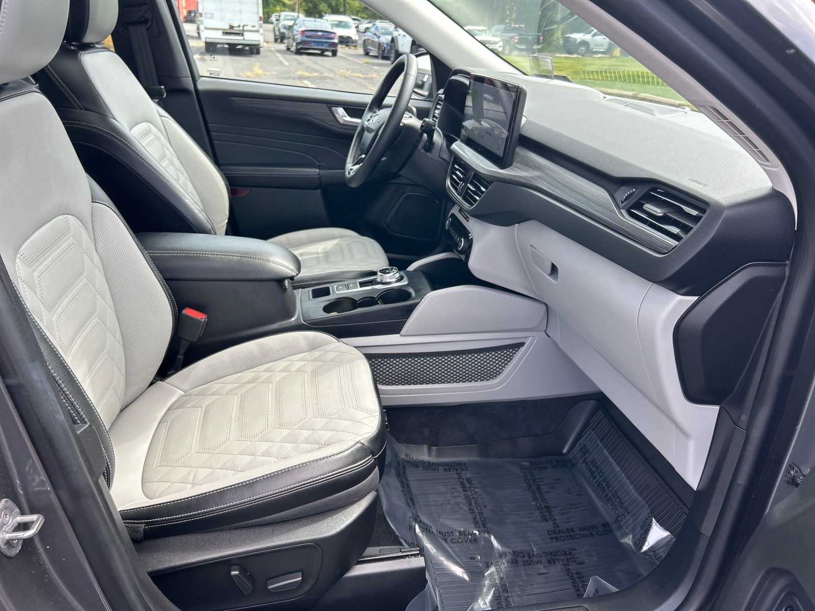 Certified 2023 Ford Escape Platinum w/ Premium Technology Package AWD/4WD image 18