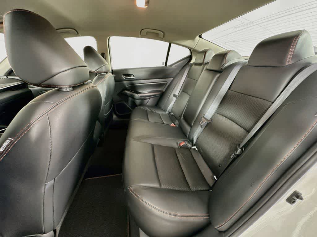Used 2024 Nissan Altima 2.5 SR FWD image 12