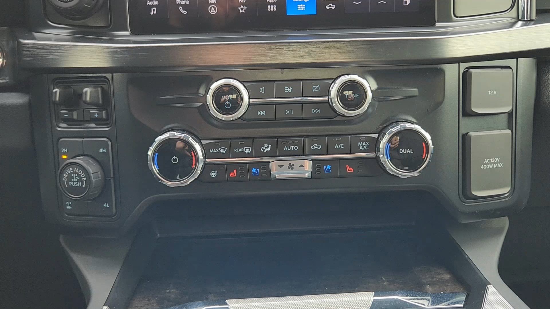 Certified 2024 Ford F250 Lariat w/ Lariat Ultimate Package image 16