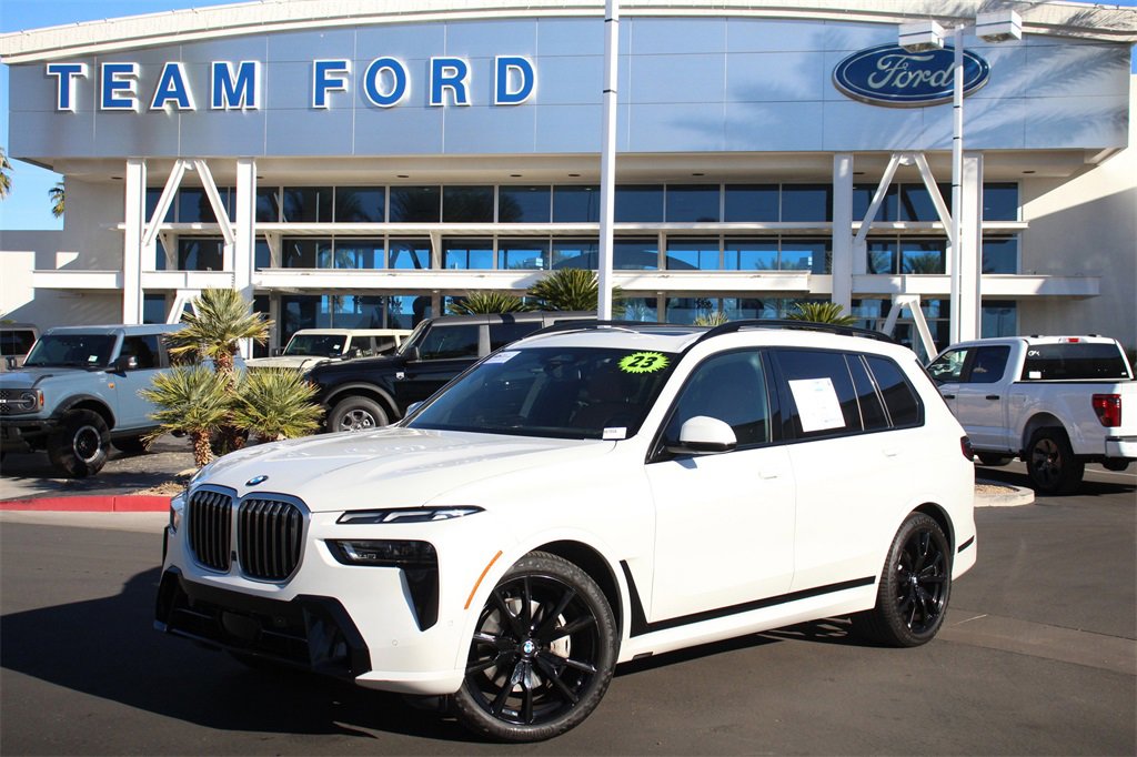 Used 2023 BMW X7 xDrive40i w/ M Sport Package image 2