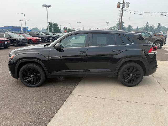 Used 2022 Volkswagen Atlas Cross Sport SE w/ Black Wheel Package AWD/4WD image 4