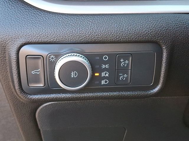 Certified 2022 Ford Explorer XLT w/ Equipment Group 202A image 26