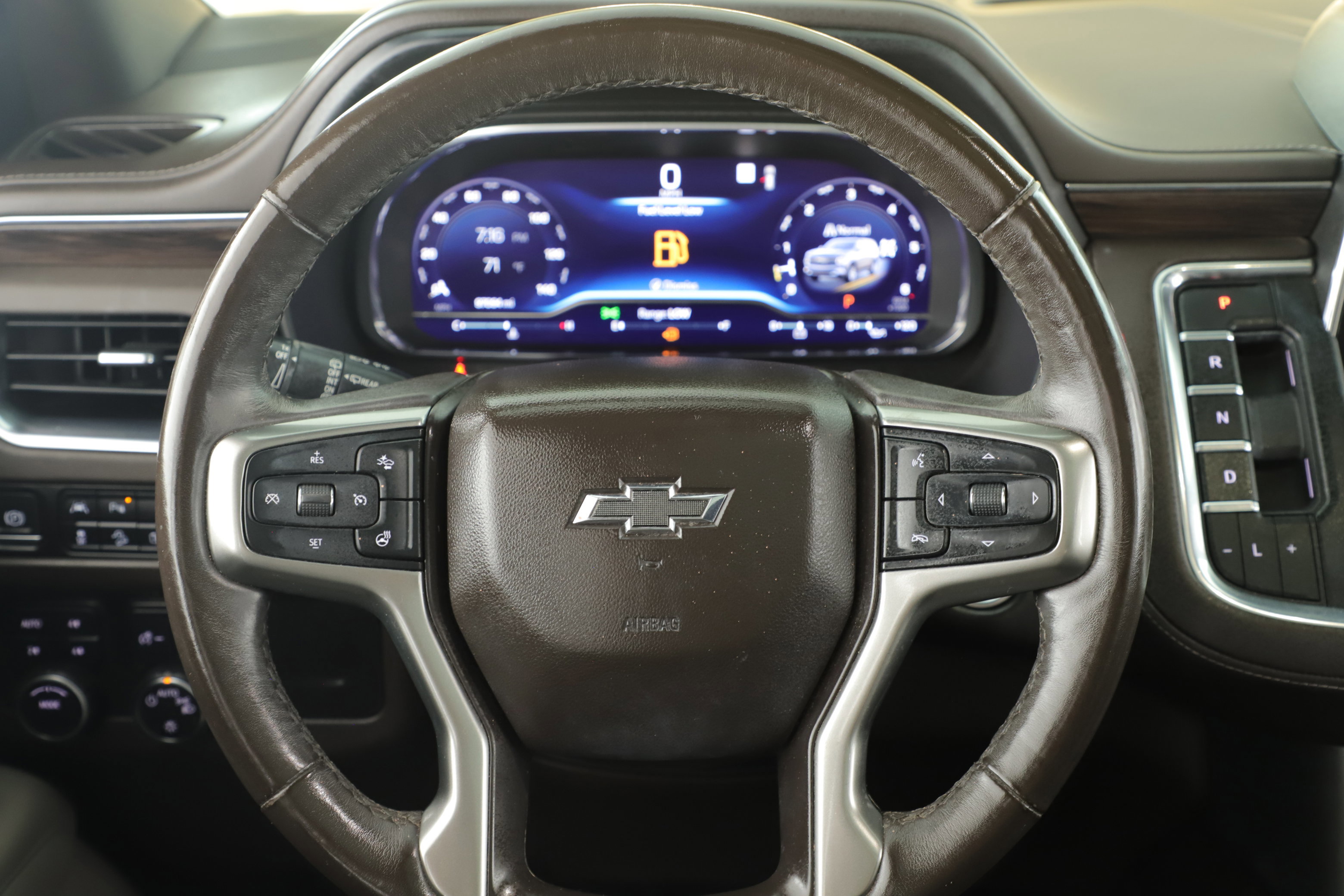 Used 2022 Chevrolet Tahoe Z71 w/ Luxury Package image 17