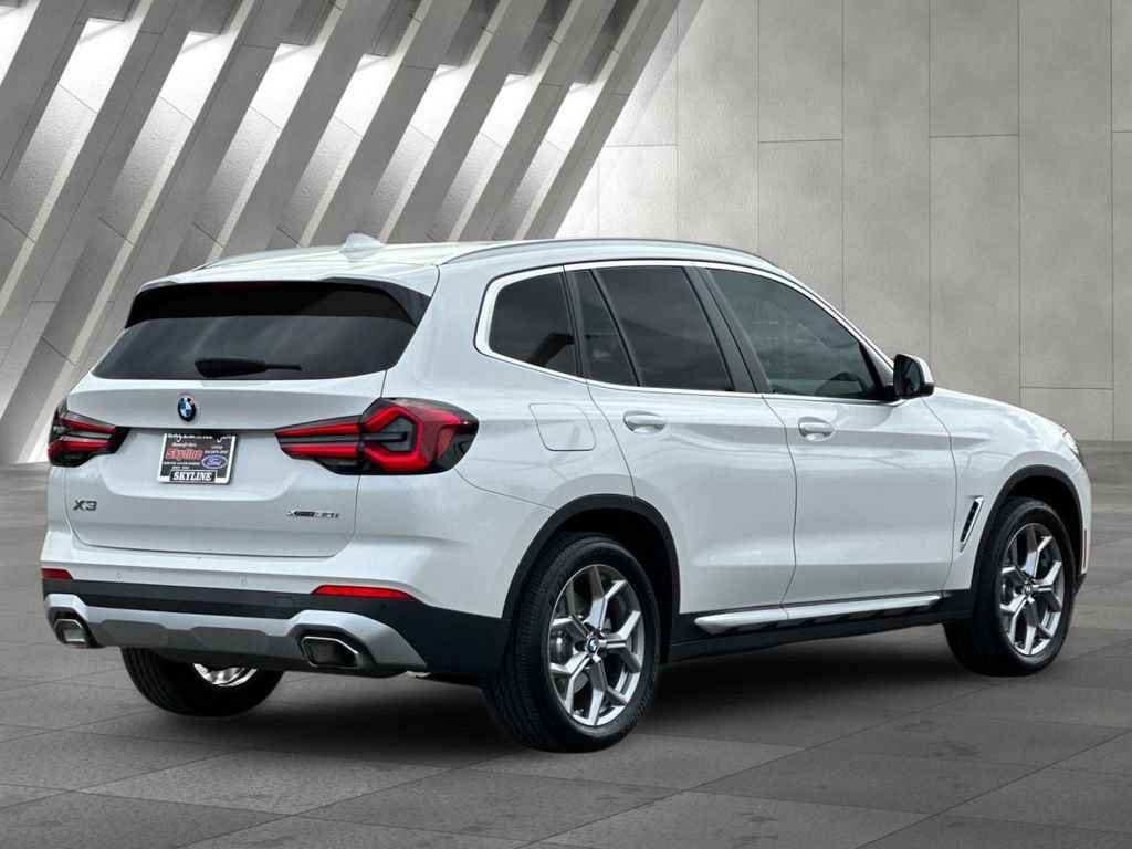 Used 2024 BMW X3 xDrive30i w/ Premium Package AWD/4WD image 3