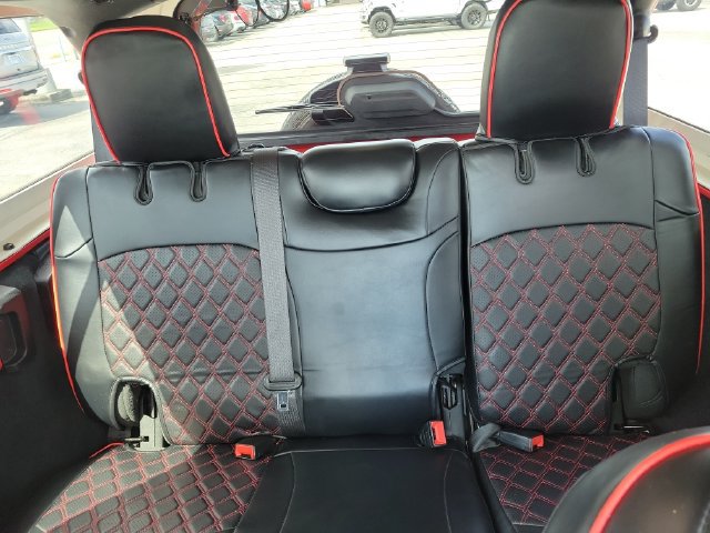 Used 2022 Jeep Wrangler Unlimited Sahara AWD/4WD image 18