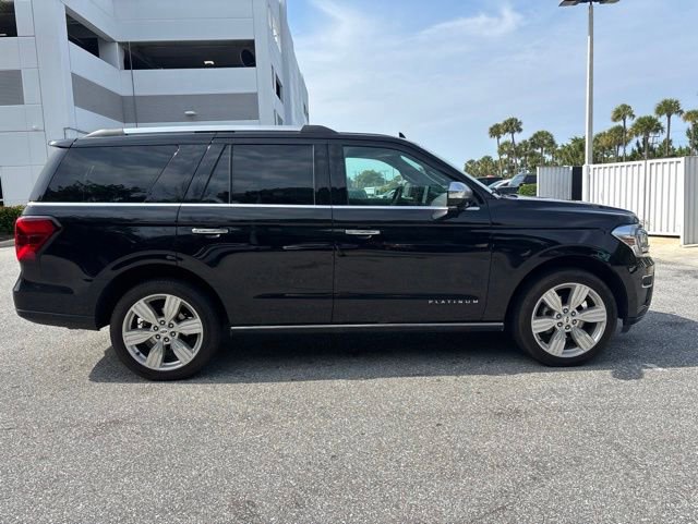 Certified 2024 Ford Expedition Platinum AWD/4WD image 2