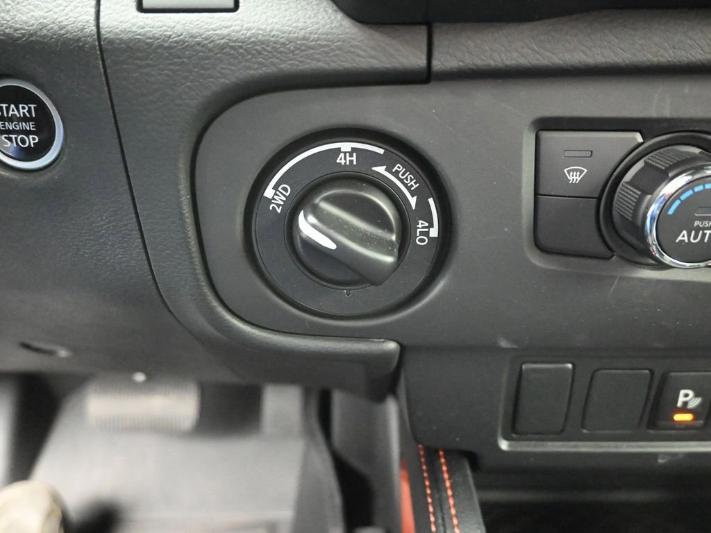 Used 2025 Nissan Frontier PRO-4X AWD/4WD image 2