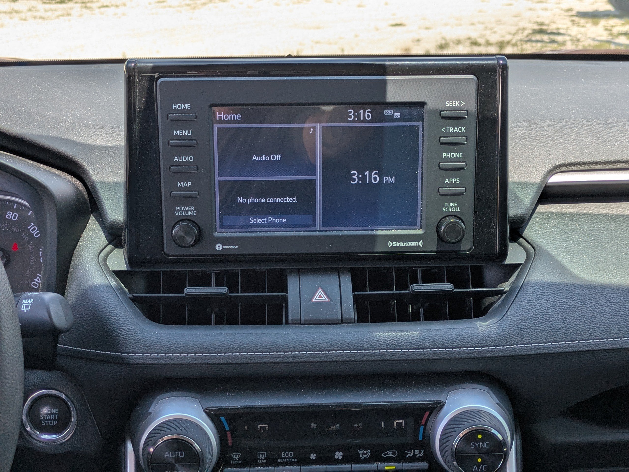 Used 2020 Toyota RAV4 XLE w/ Convenience Package FWD image 16