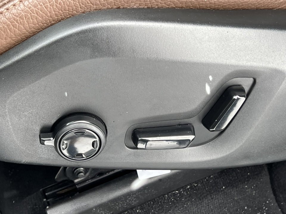 Used 2020 Volvo XC60 T6 Inscription w/ Protection Package Premier image 16