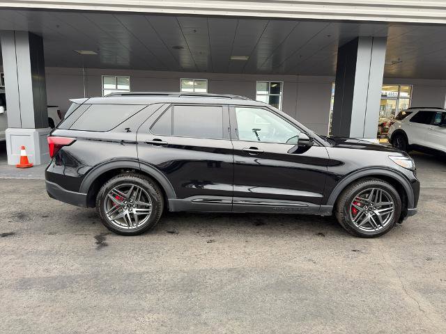 Certified 2025 Ford Explorer ST image 5