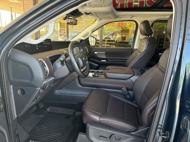 Certified 2025 Ford Expedition Platinum w/ Platinum Ultimate Package AWD/4WD image 8