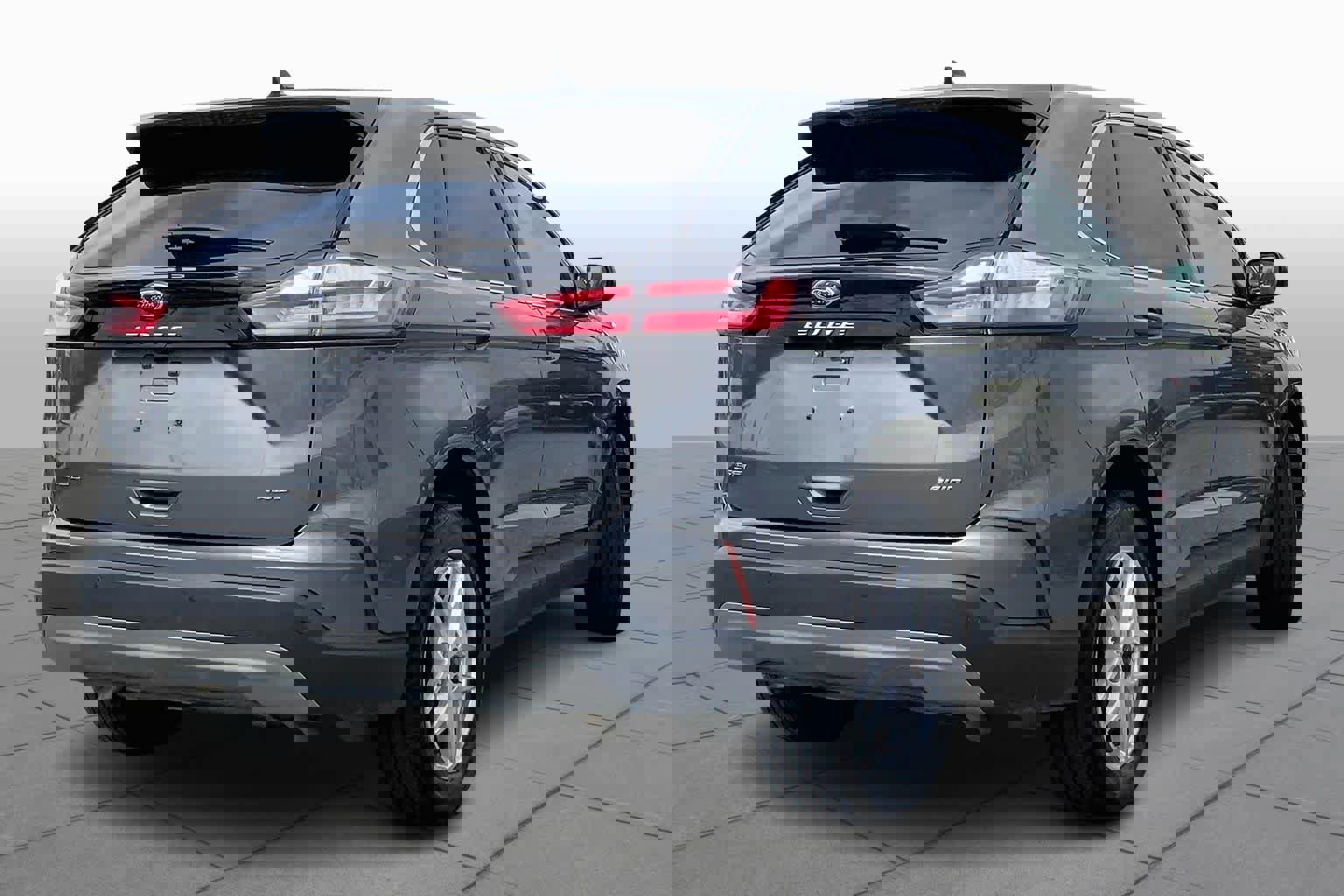 Certified 2024 Ford Edge SEL image 3