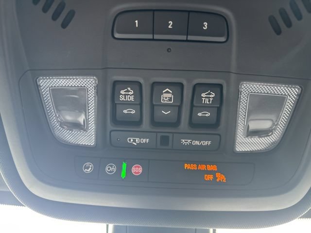 Used 2023 Chevrolet Traverse RS w/ LPO, Floor Liner Package AWD/4WD image 31