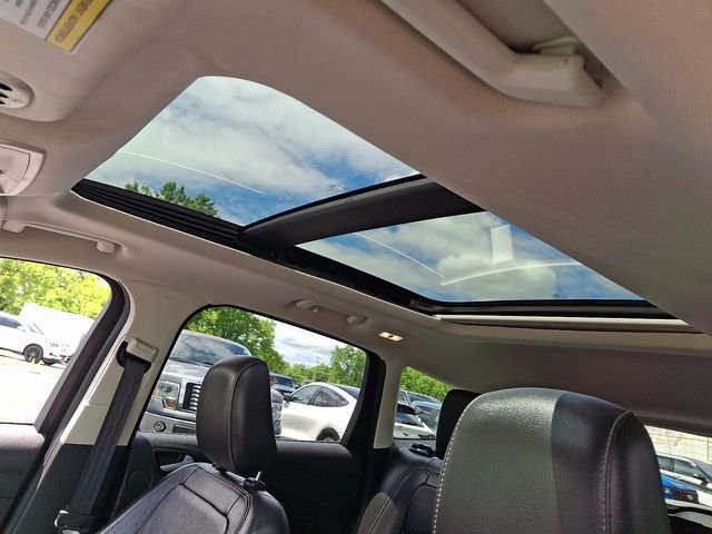 Certified 2019 Ford Escape Titanium AWD/4WD image 23