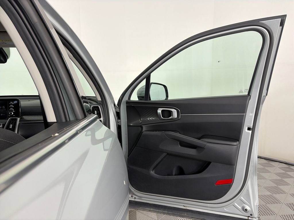 Used 2022 Kia Sorento LX AWD/4WD image 27