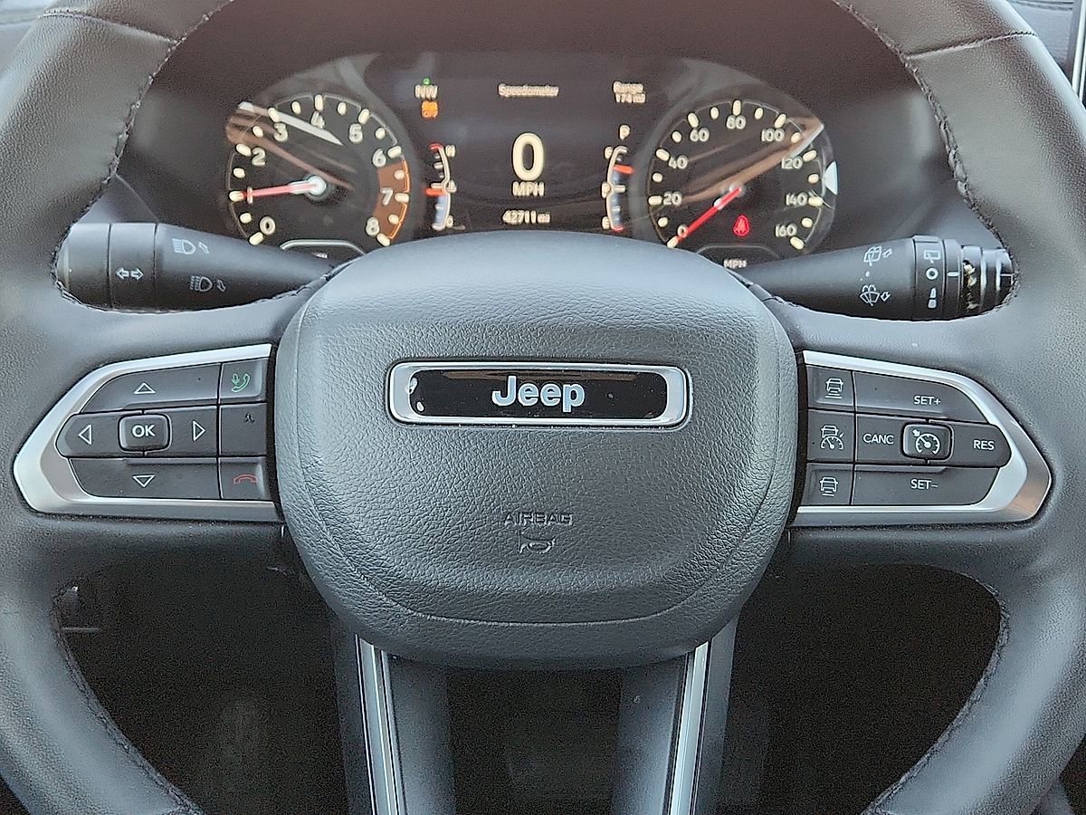 Used 2023 Jeep Compass Limited AWD/4WD image 11