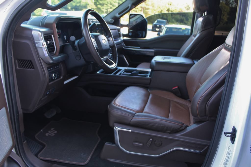 Certified 2024 Ford F250 King Ranch w/ FX4 Off-Road Package AWD/4WD image 17