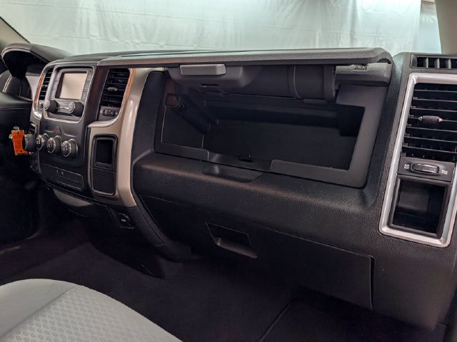 Used 2018 RAM 1500 Classic SLT AWD/4WD image 22