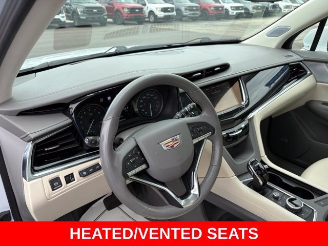 Used 2024 Cadillac XT6 Premium Luxury w/ Technology Package AWD/4WD image 4
