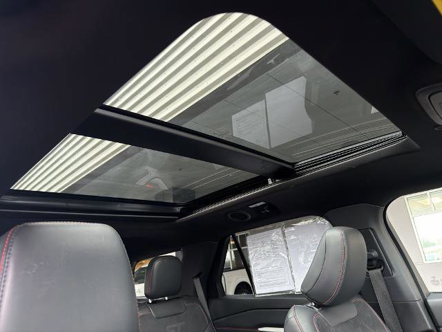 Certified 2025 Ford Explorer ST image 15