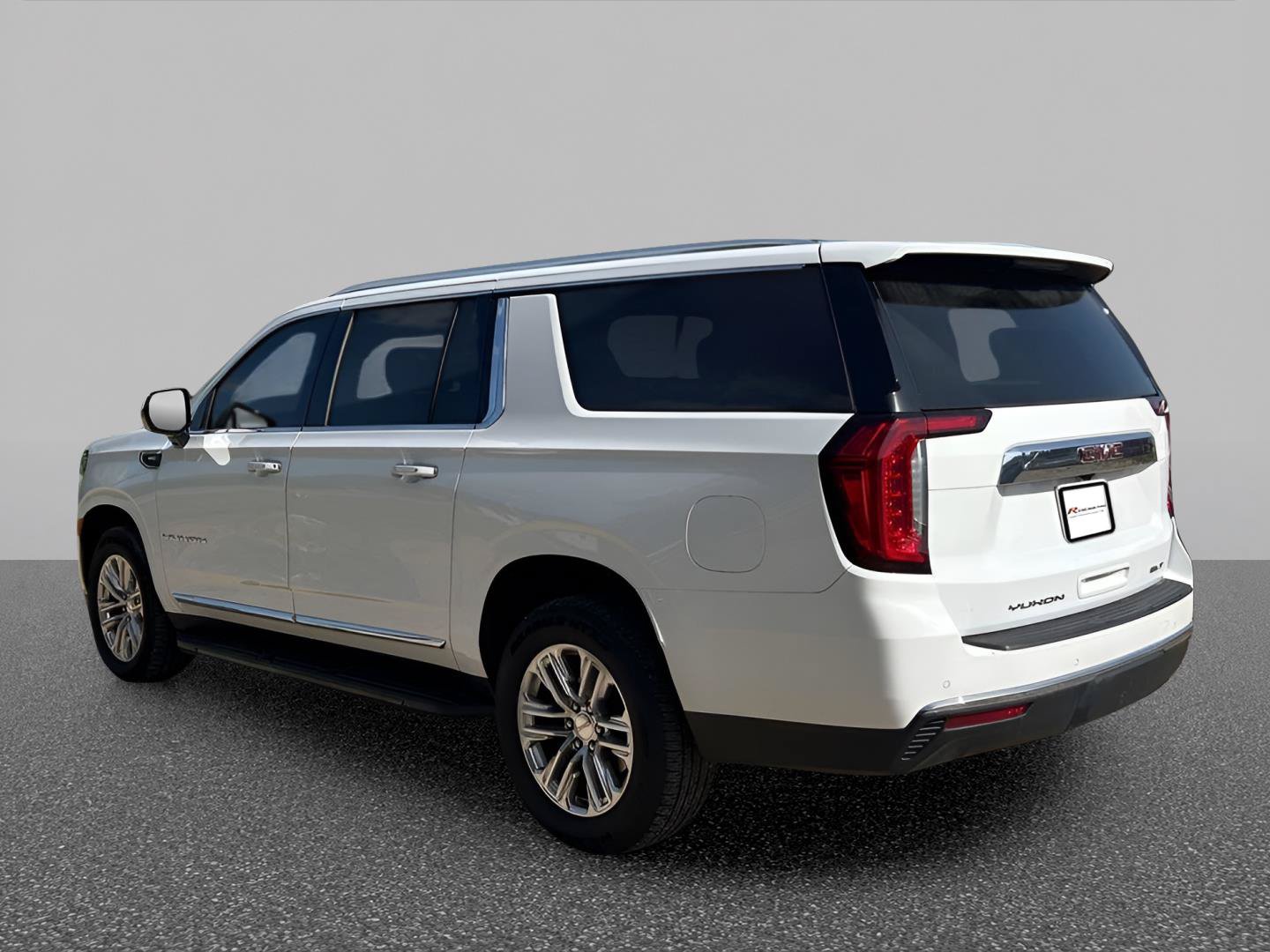 Used 2022 GMC Yukon XL SLT AWD/4WD image 4