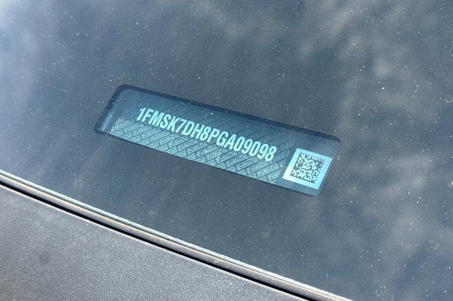 Certified 2023 Ford Explorer XLT w/ Equipment Group 202A image 3