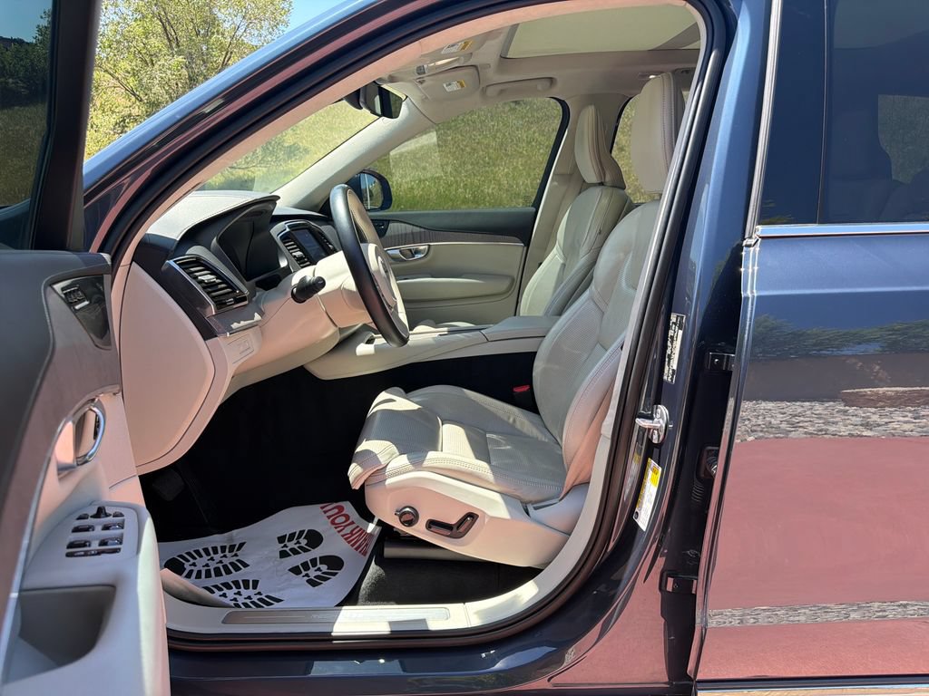 Used 2023 Volvo XC90 T8 Ultimate w/ Lounge Package AWD/4WD image 11