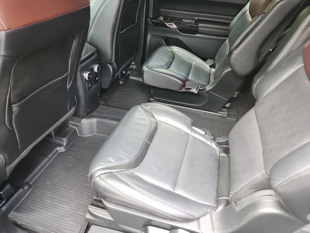 Certified 2024 Ford Explorer Platinum w/ Technology Package AWD/4WD image 12