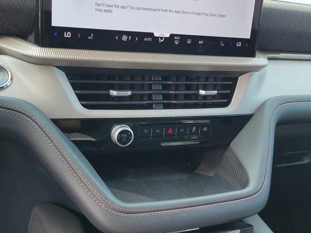 Certified 2025 Ford Explorer Active RWD image 28