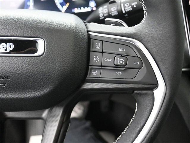 Used 2025 Jeep Grand Cherokee L Laredo w/ Luxury Tech Group I image 17