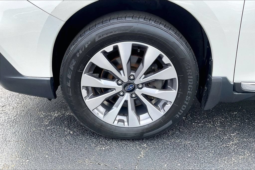 Used 2019 Subaru Outback 2.5i Touring AWD/4WD image 8