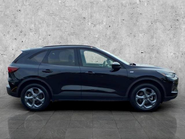 Certified 2025 Ford Escape ST-Line Select AWD/4WD image 4