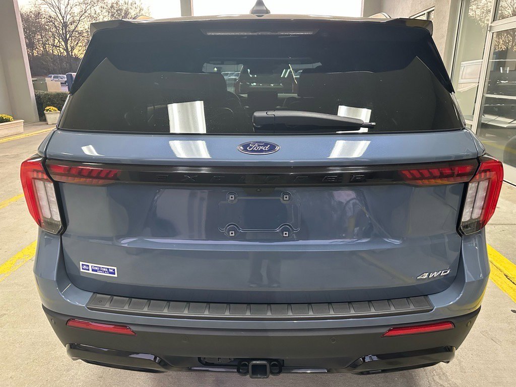 Certified 2025 Ford Explorer ST-Line w/ Premium Package image 15