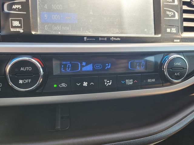 Used 2018 Toyota Highlander Limited AWD/4WD image 24