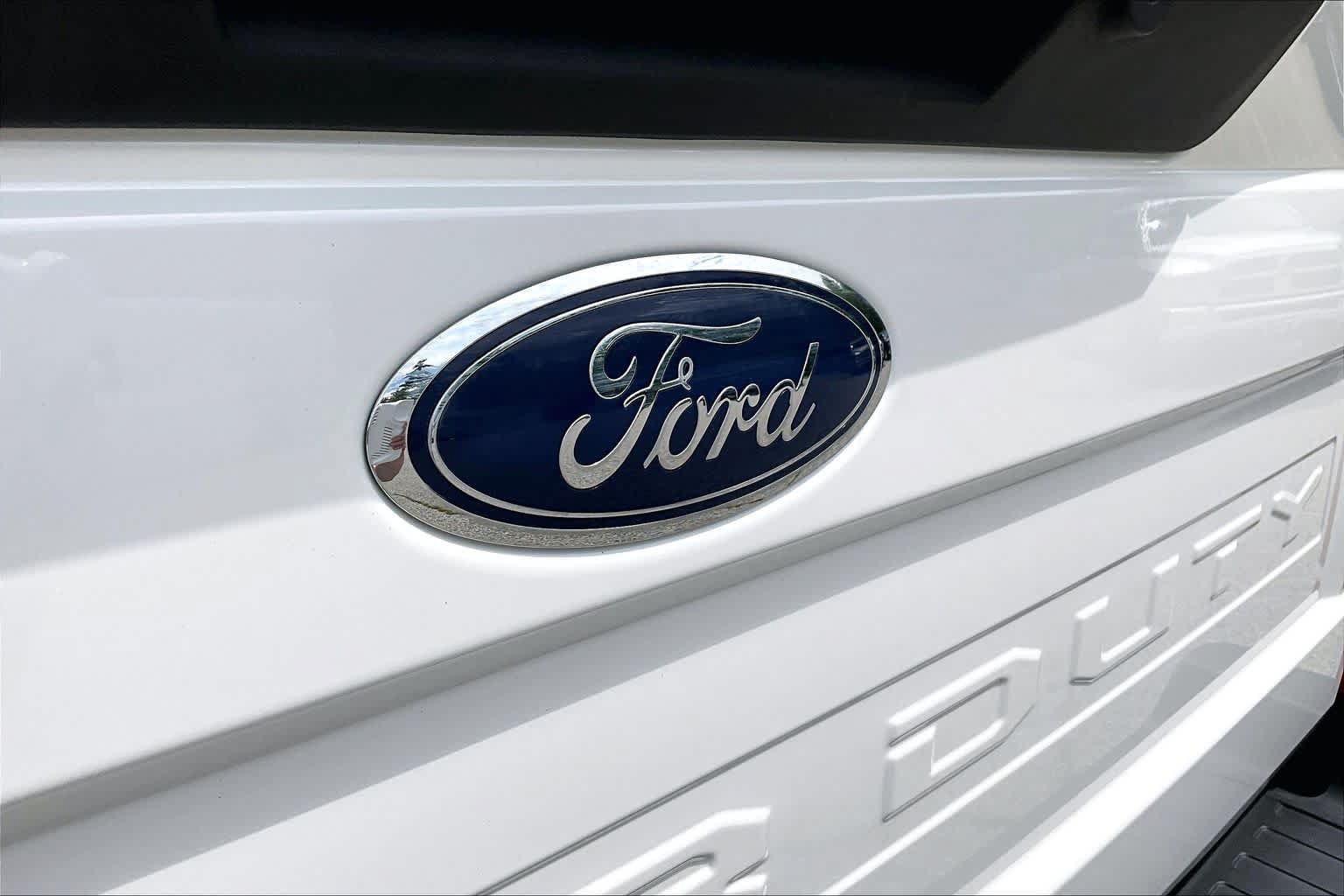 Certified 2021 Ford F250 Lariat w/ Tremor Off-Road Package AWD/4WD image 33