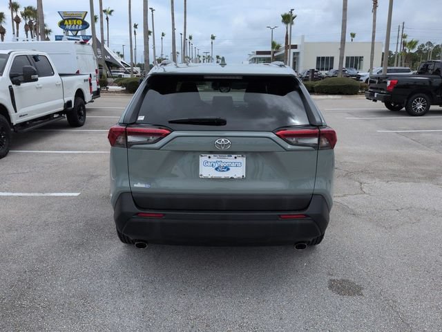 Used 2019 Toyota RAV4 XLE Premium w/ Cold Weather Package FWD image 5