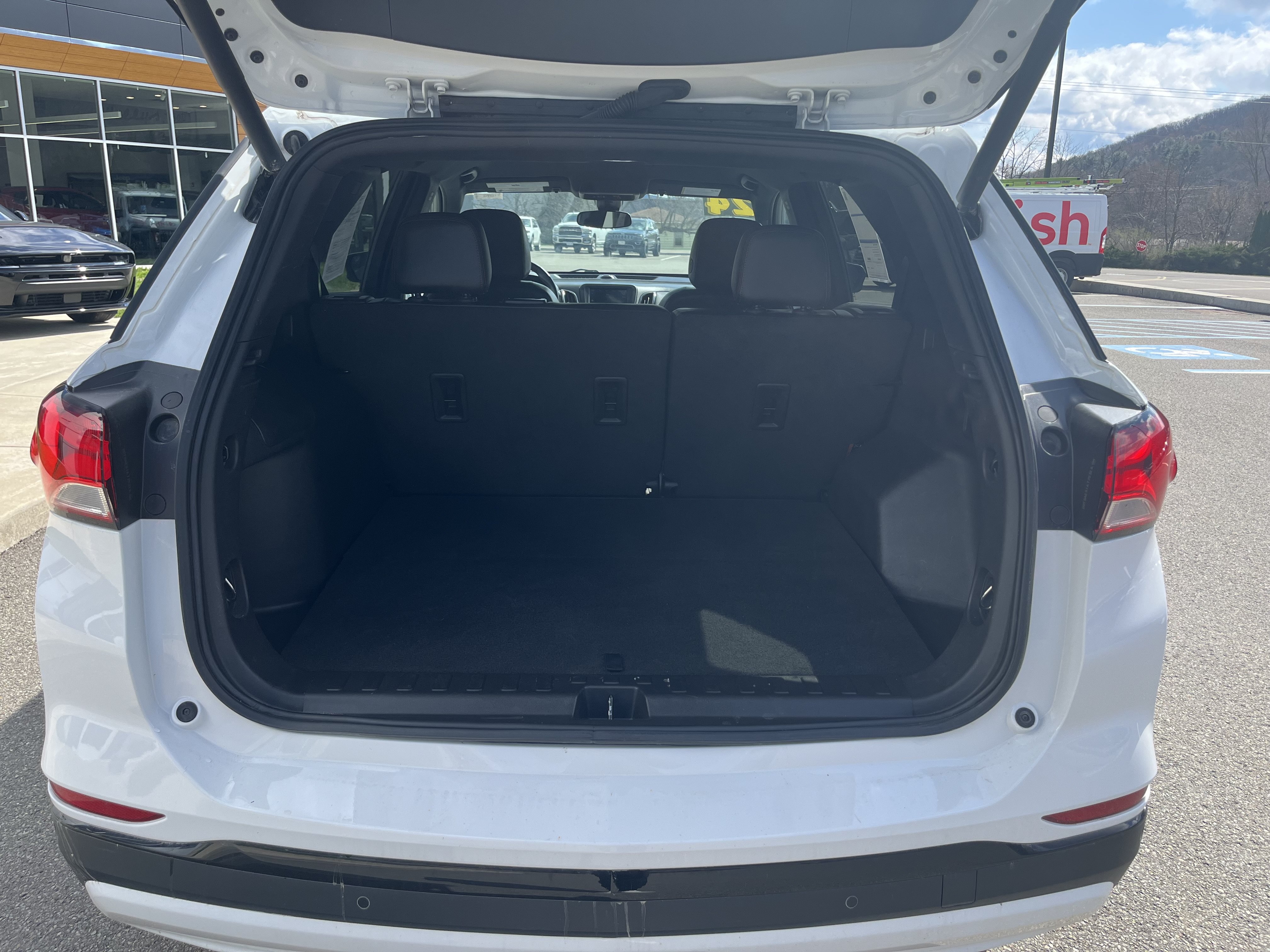 Used 2024 Chevrolet Equinox RS AWD/4WD image 14